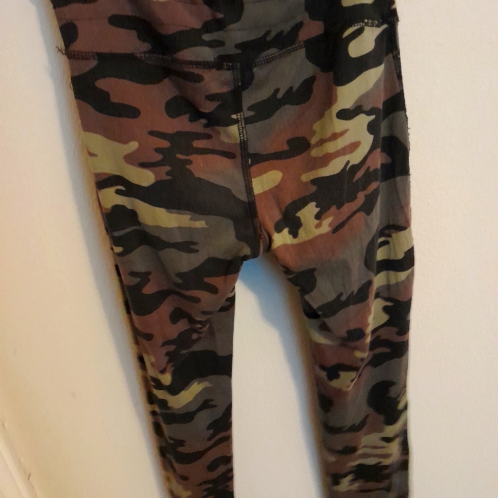 Camo leggings